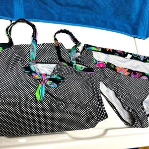 TANKINI👙👙 brand new, never worn, still in package women’s polkadot tankini🌺